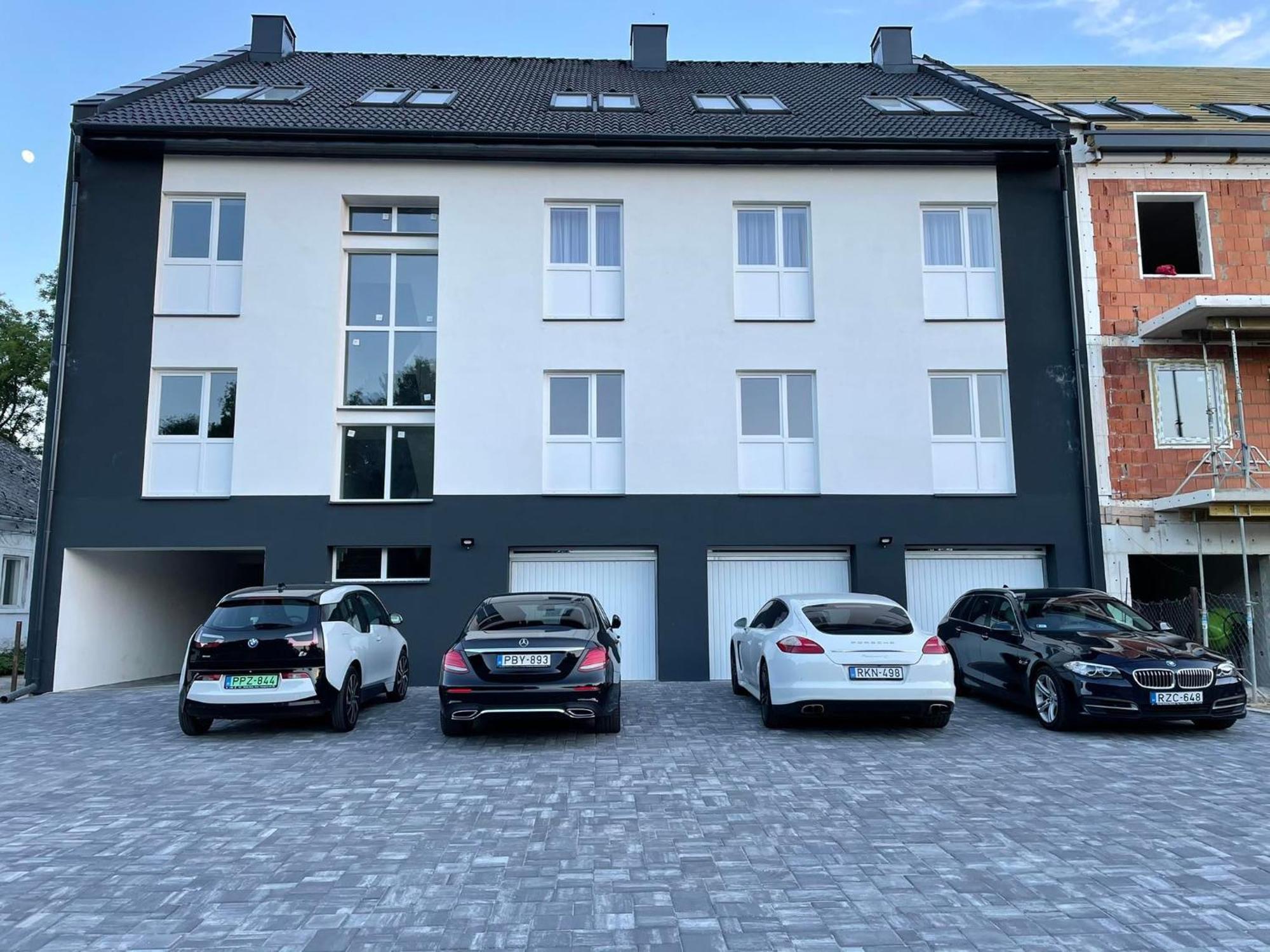 Titan Centrum Apartman Ньиредьхаза Экстерьер фото